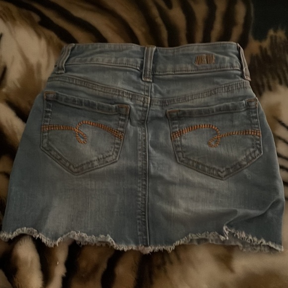 Little girls skirt with build in shorts!!! Size 6 from Justice! - Picture 2 of 3